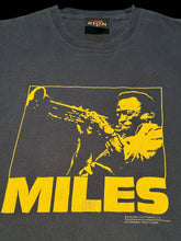 Load image into Gallery viewer, 2002 Miles Davis T-shirt size M/L

